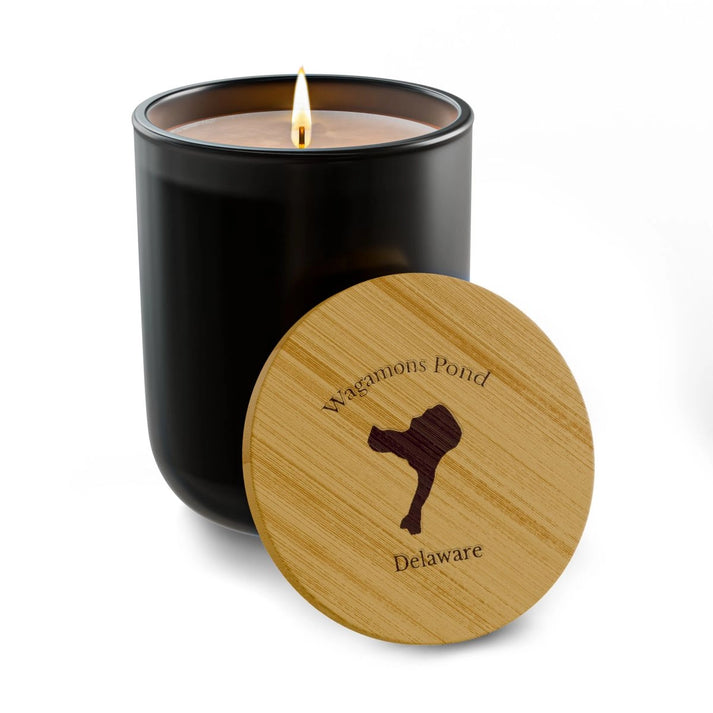 Delaware  Wagamons  Pond  Engraved  Candle  other  position  view  from  front  true  noir  (matte).webp