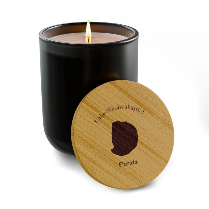 Florida  Lake  Weohyakapka  Engraved  Candle  other  position  view  from  front  true  noir  (matte).webp