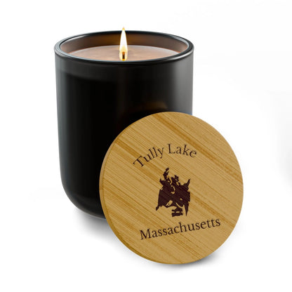 Massachusetts  Tully  Lake  Engraved  Candle  other  position  view  from  front  true  noir  (matte).webp